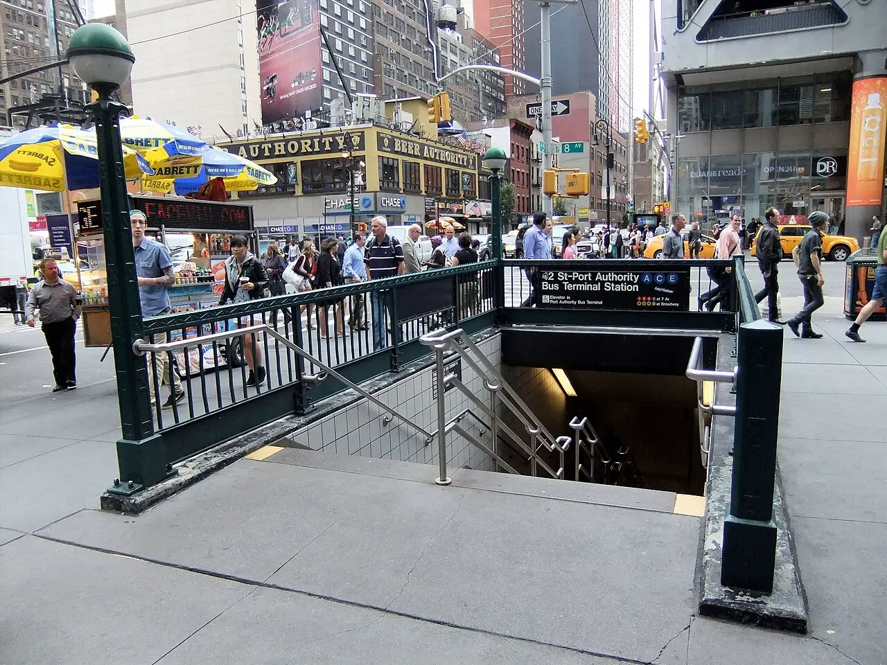The street outside Castell Rooftop Lounge in Times Square