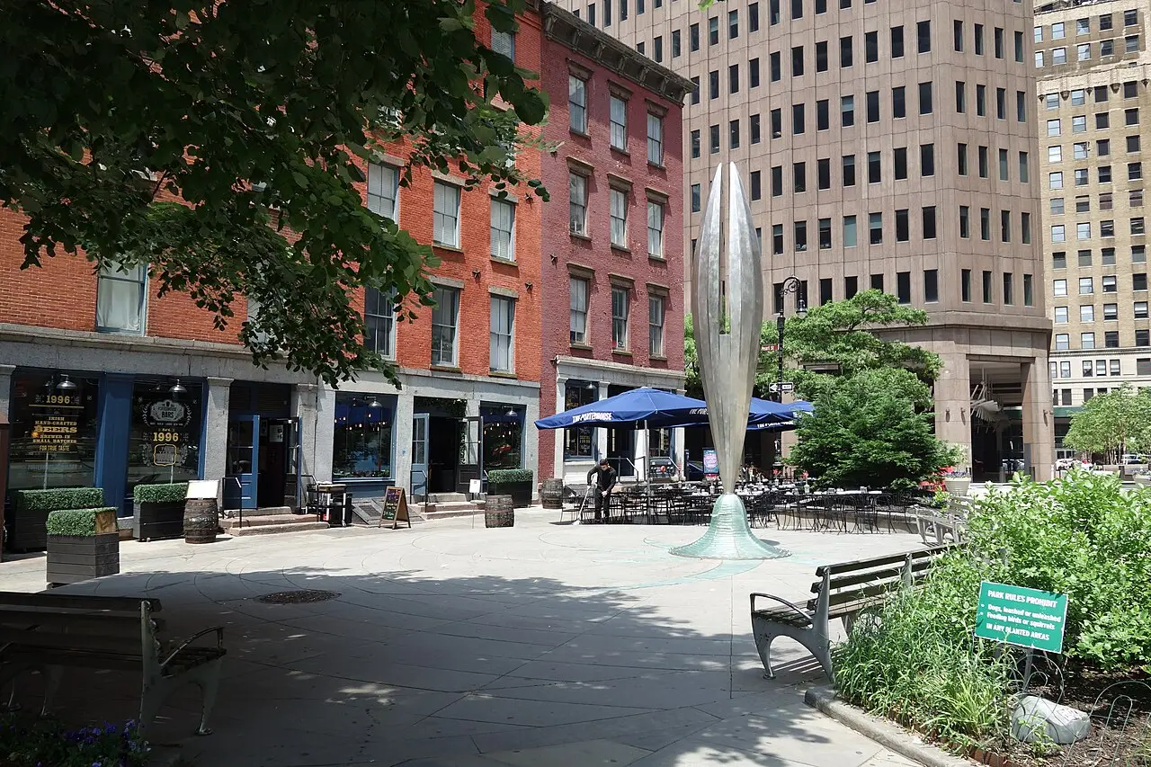 Coenties Slip Park td (2019-06-02) 05
