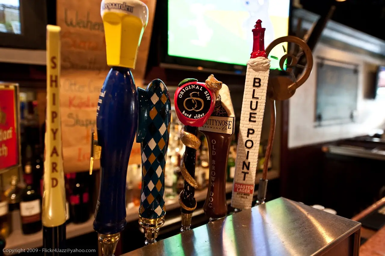 Mudville 9 Saloon, Manhattan, NYC. (3604719495)