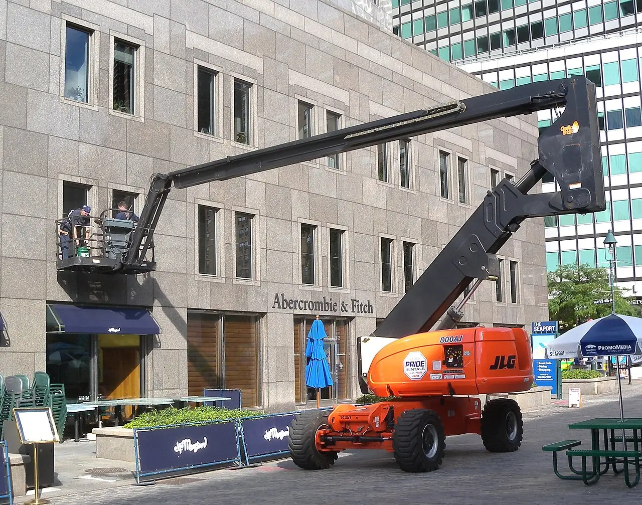 Cherry picker Fulton St jeh