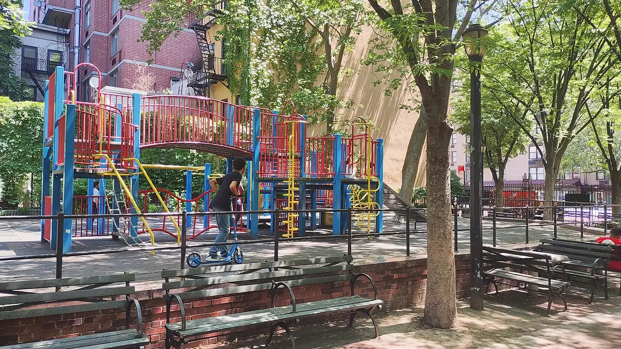 The street outside Sahara's Turkish Cuisine in Kips Bay