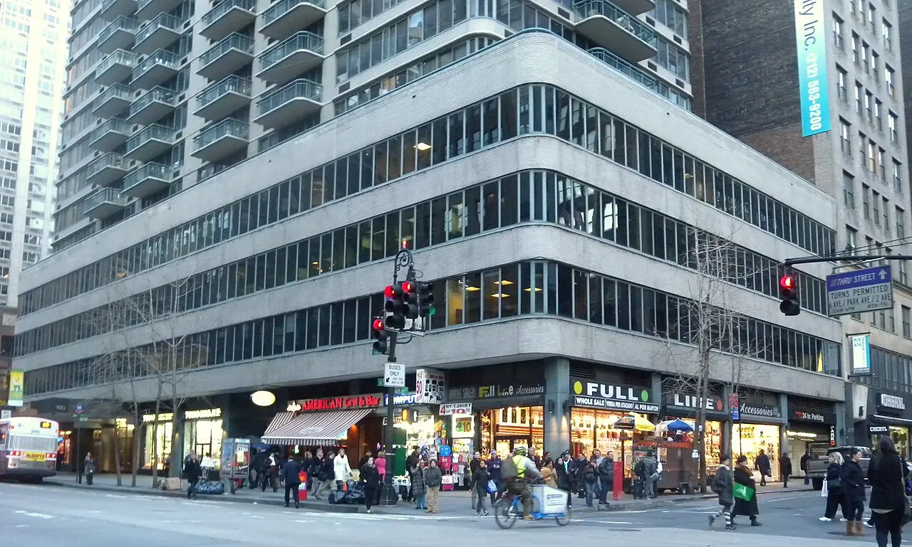 980 Sixth Av 36 Street dusk jeh