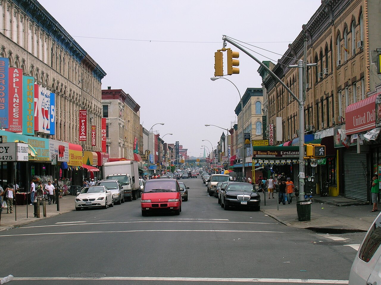 Bushwick, Brooklyn: Knickerbocker south of park