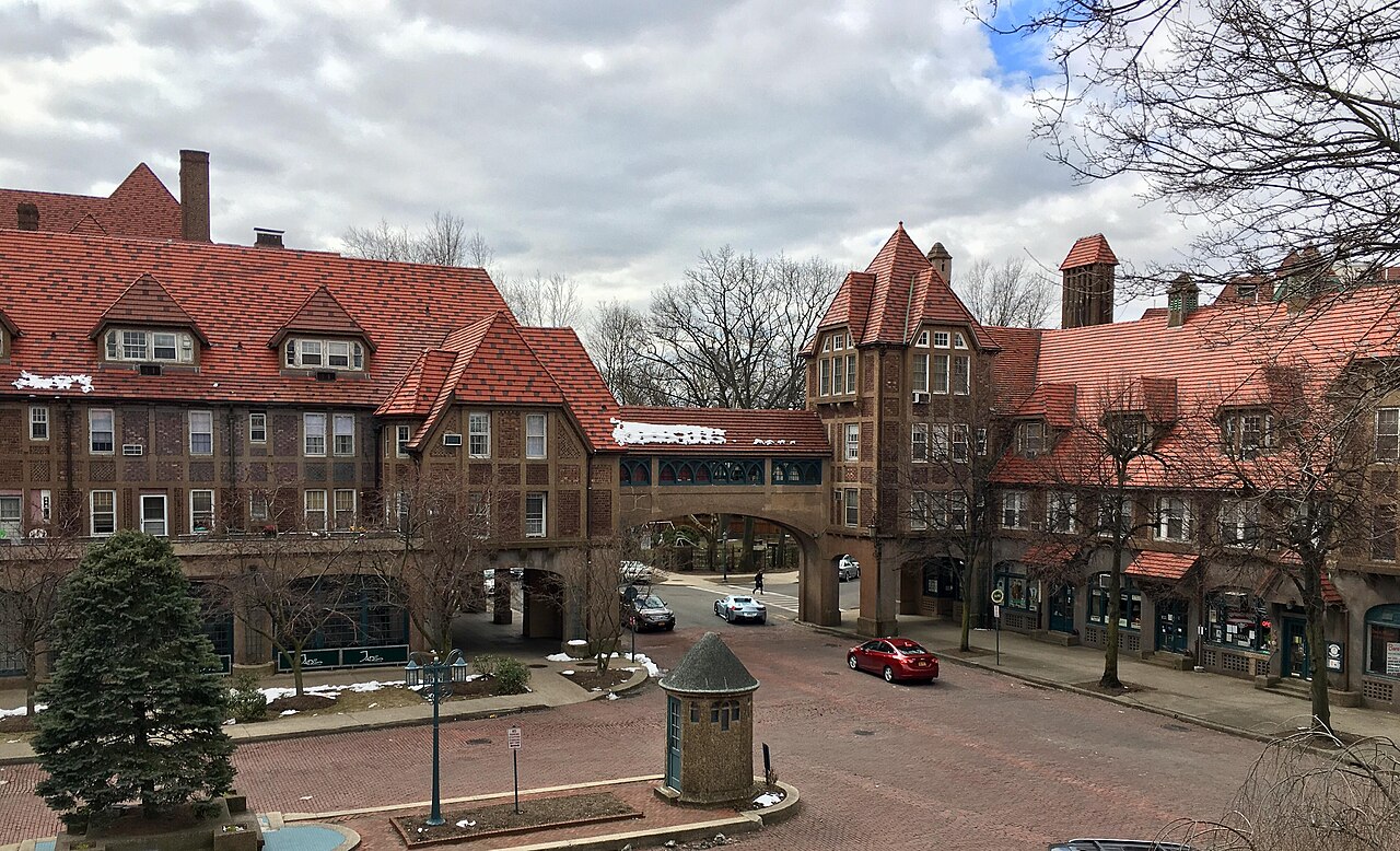 Forest Hills, Queens: Forest Hills (March 2018)