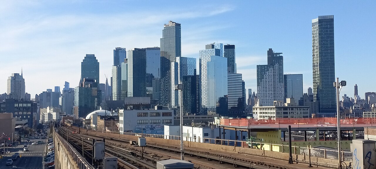 Long Island City, Queens: 40th Street Lowery Street Station 024