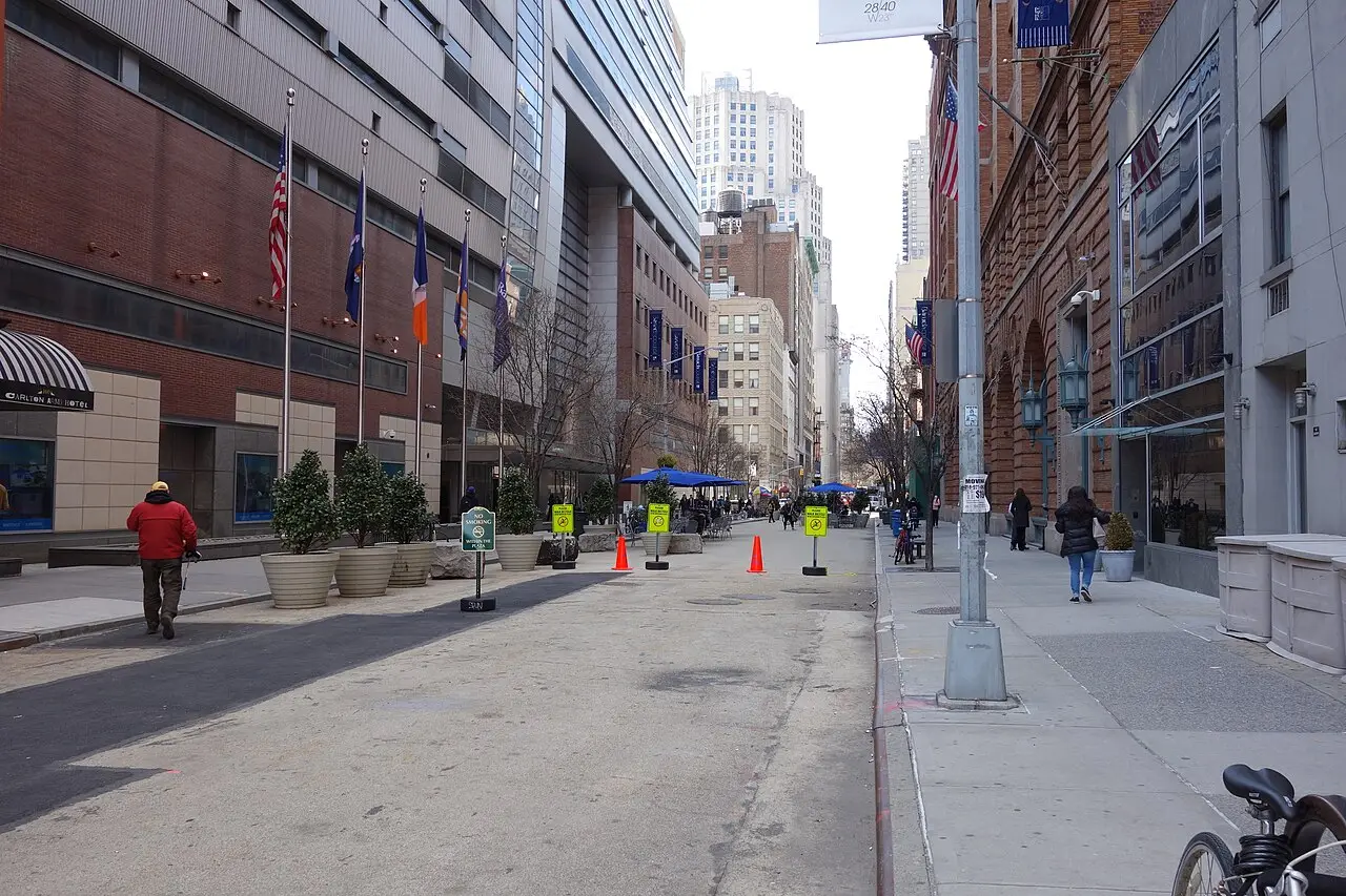 The street outside Common Country Bar, Gramercy