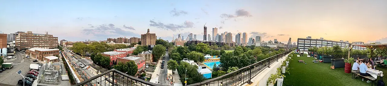 The street outside Duggal Greenhouse (Brooklyn Navy Yard)